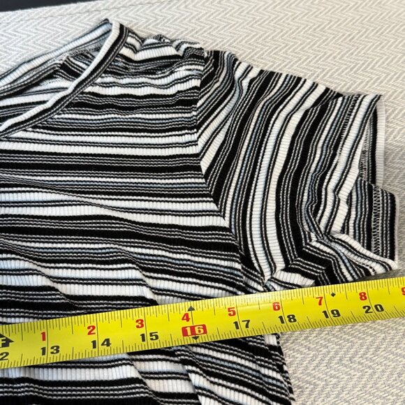 American Eagle T Shirt Womens Small Stripes Black White Soft Casual - Picture 2 of 10